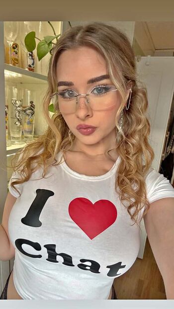 Yaboielina leaked private photo uncensored HD quality