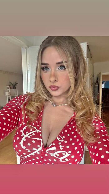 Yaboielina leaked private photo uncensored HD quality