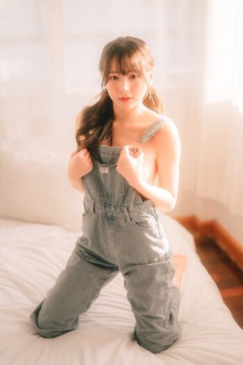 Yunjing saehun page leaked private photo uncensored HD quality