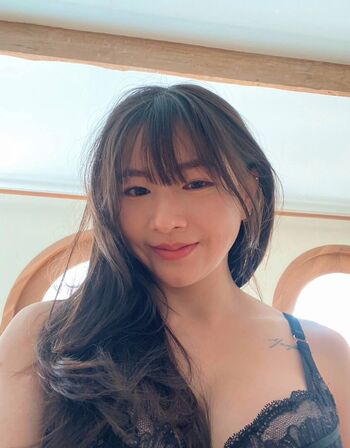 Yunjing saehun page leaked private photo uncensored HD quality