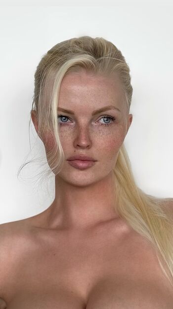 Ziennaeve leaked private photo uncensored HD quality