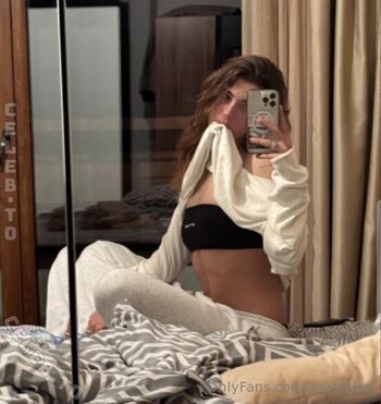 Zoe allyse leaked private photo uncensored HD quality