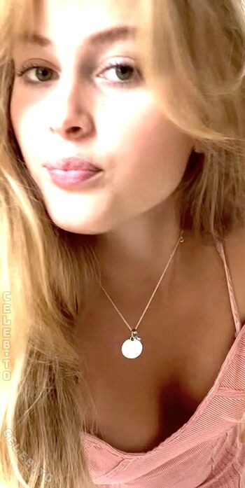 Zoe kaeppele leaked private photo uncensored HD quality
