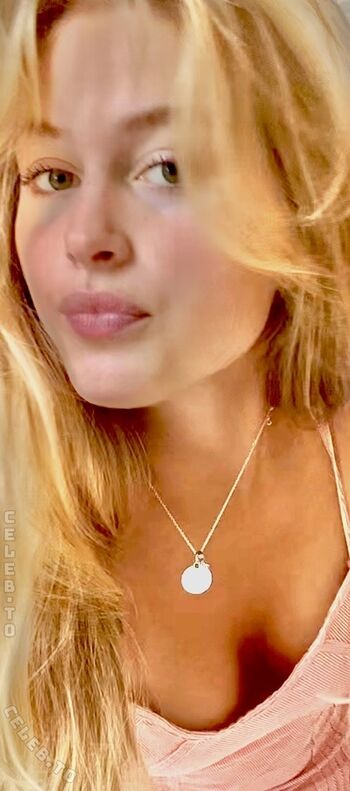 Zoe kaeppele leaked private photo uncensored HD quality