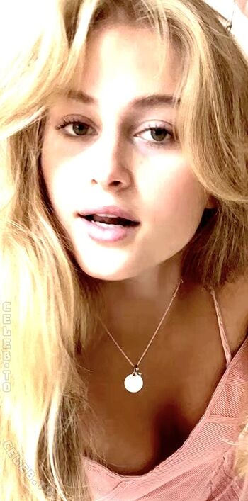 Zoe kaeppele leaked private photo uncensored HD quality