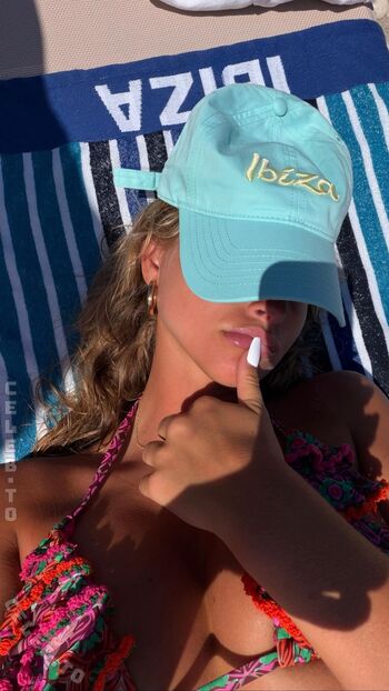 Zoe kaeppele leaked private photo uncensored HD quality